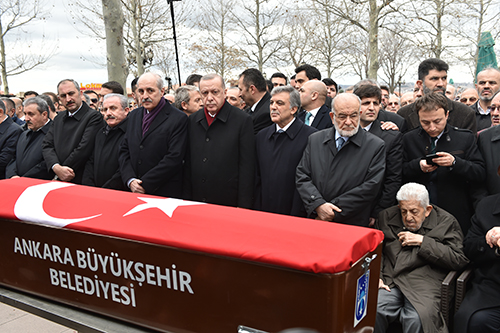 11. Cumhurbaşkanı Abdullah Gül, Eski Adalet Bakanı Şevket Kazan’ın Cenaze Törenine Katıldı